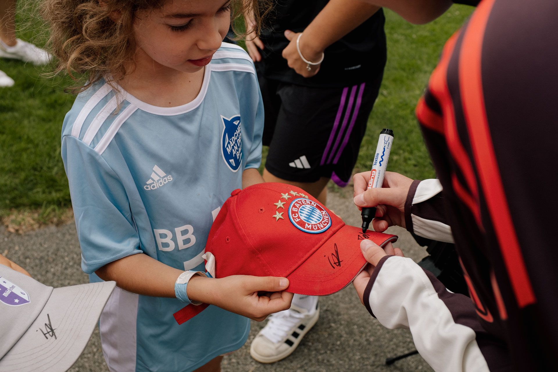 a photograph by Sandra Steh.